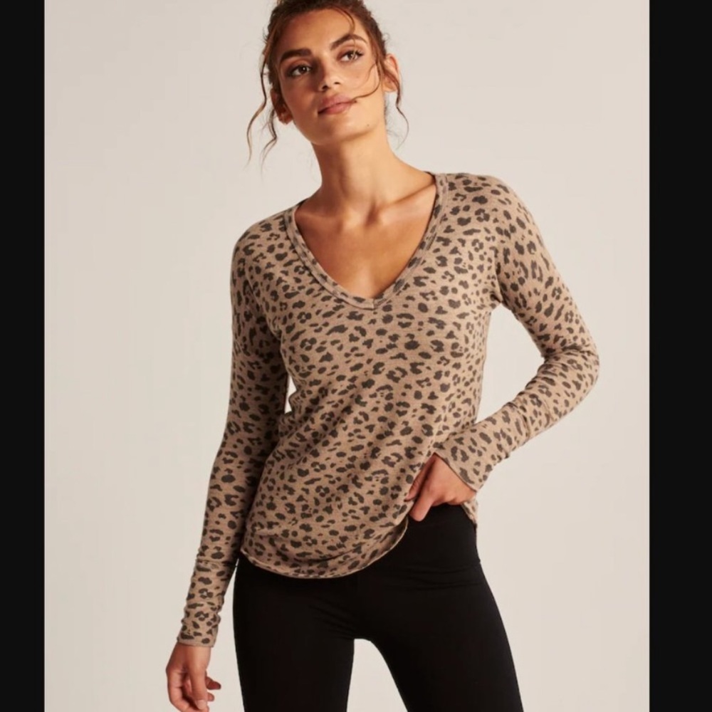 NWT Abercrombie & Fitch Leopard Long Sleeve Cozy Legging Tee